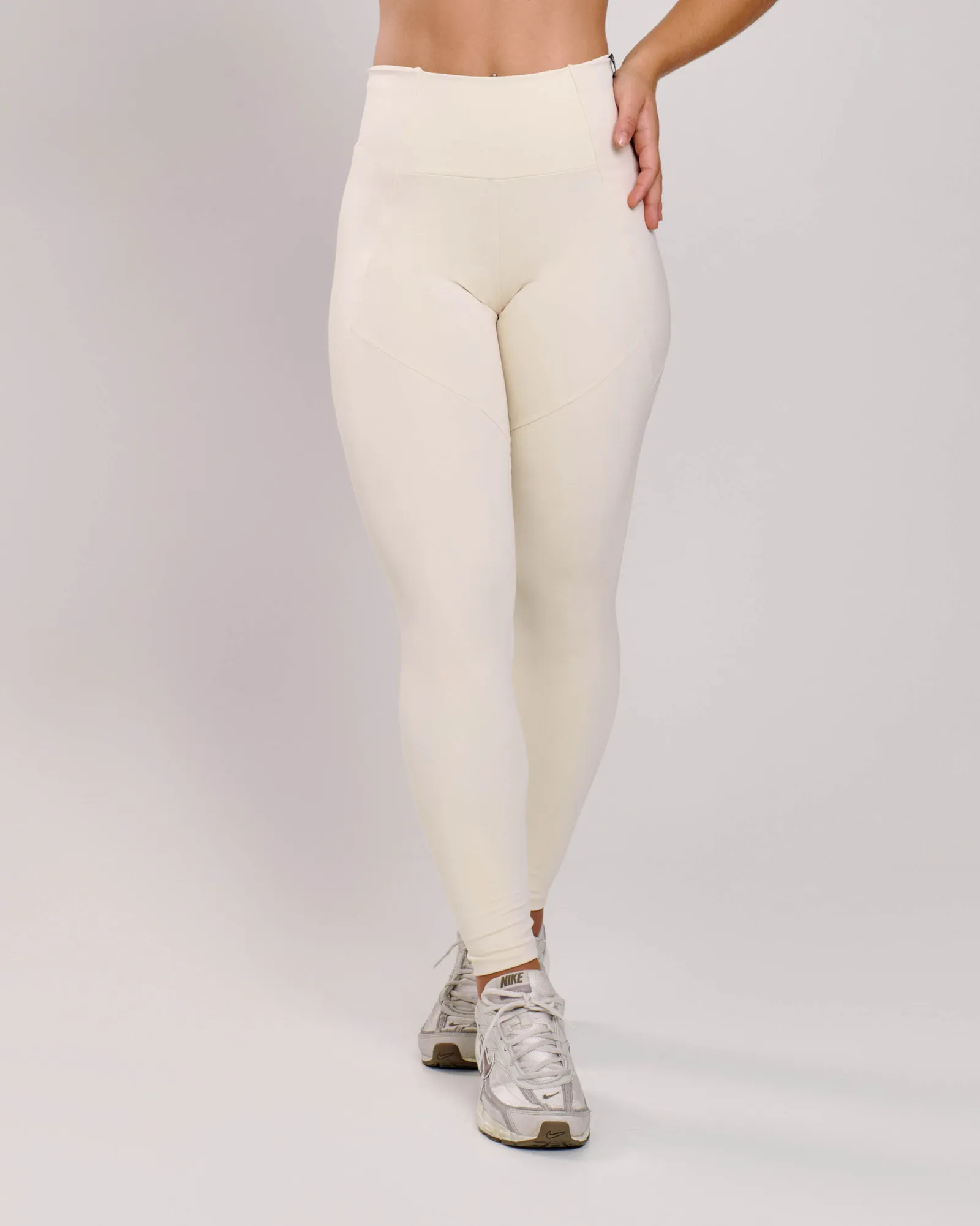 Calça Legging Recorte Com Bolso Off White Ju Mamute