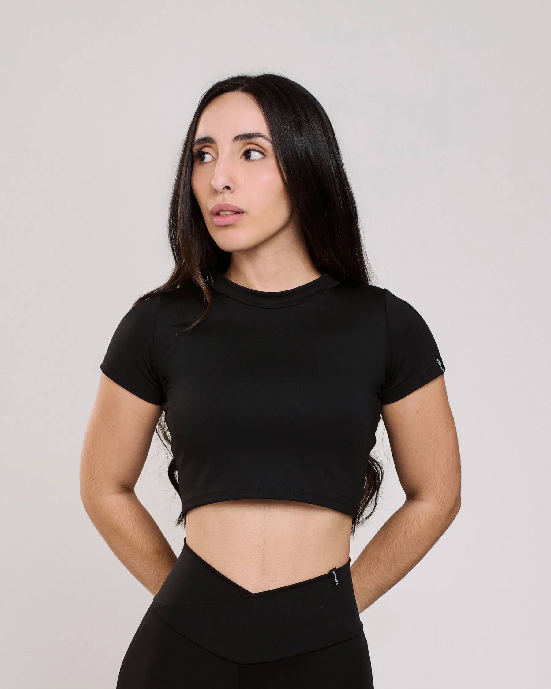 Cropped Manga Curta Gab Preto