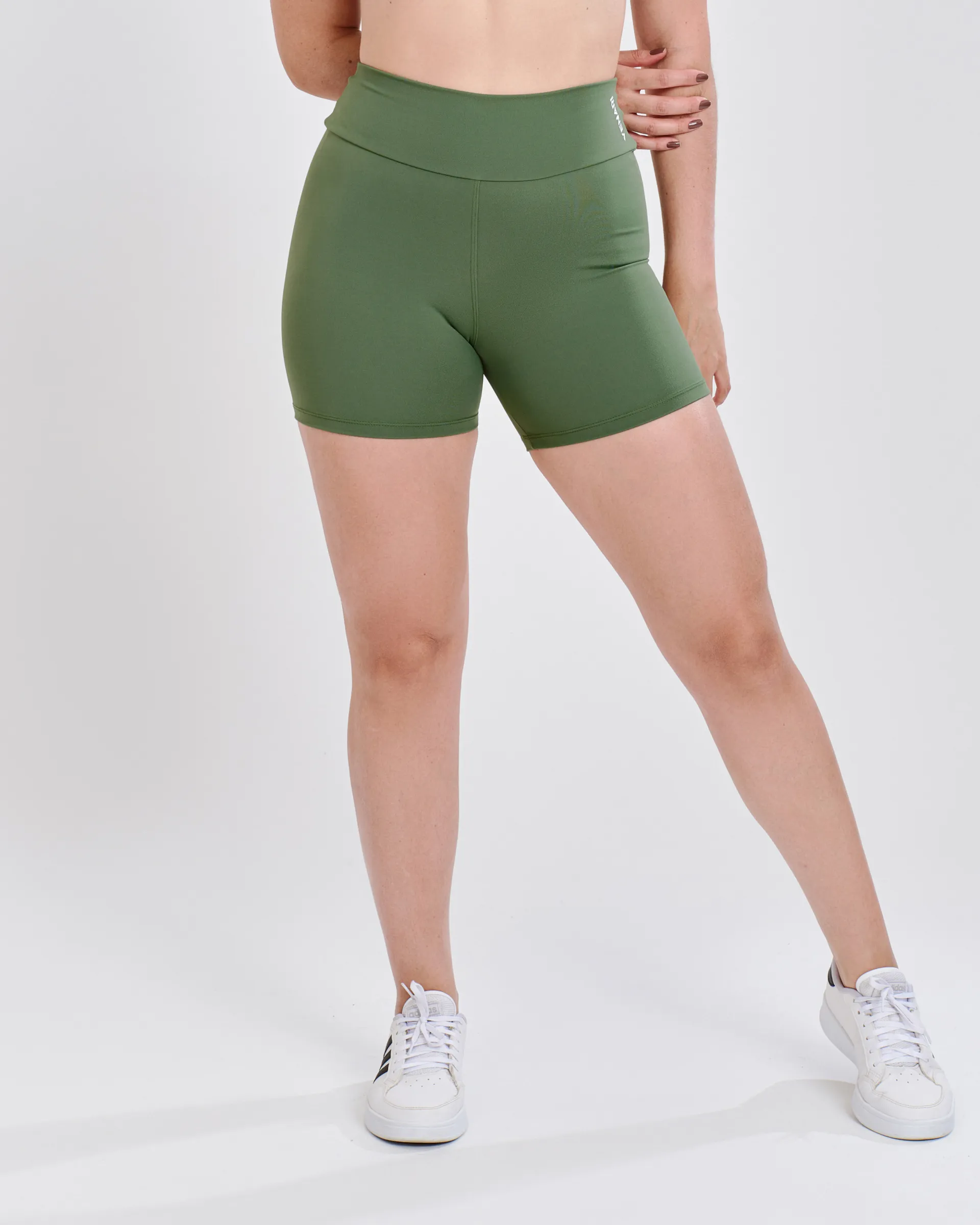 Short Pesponto Verde Militar Essential