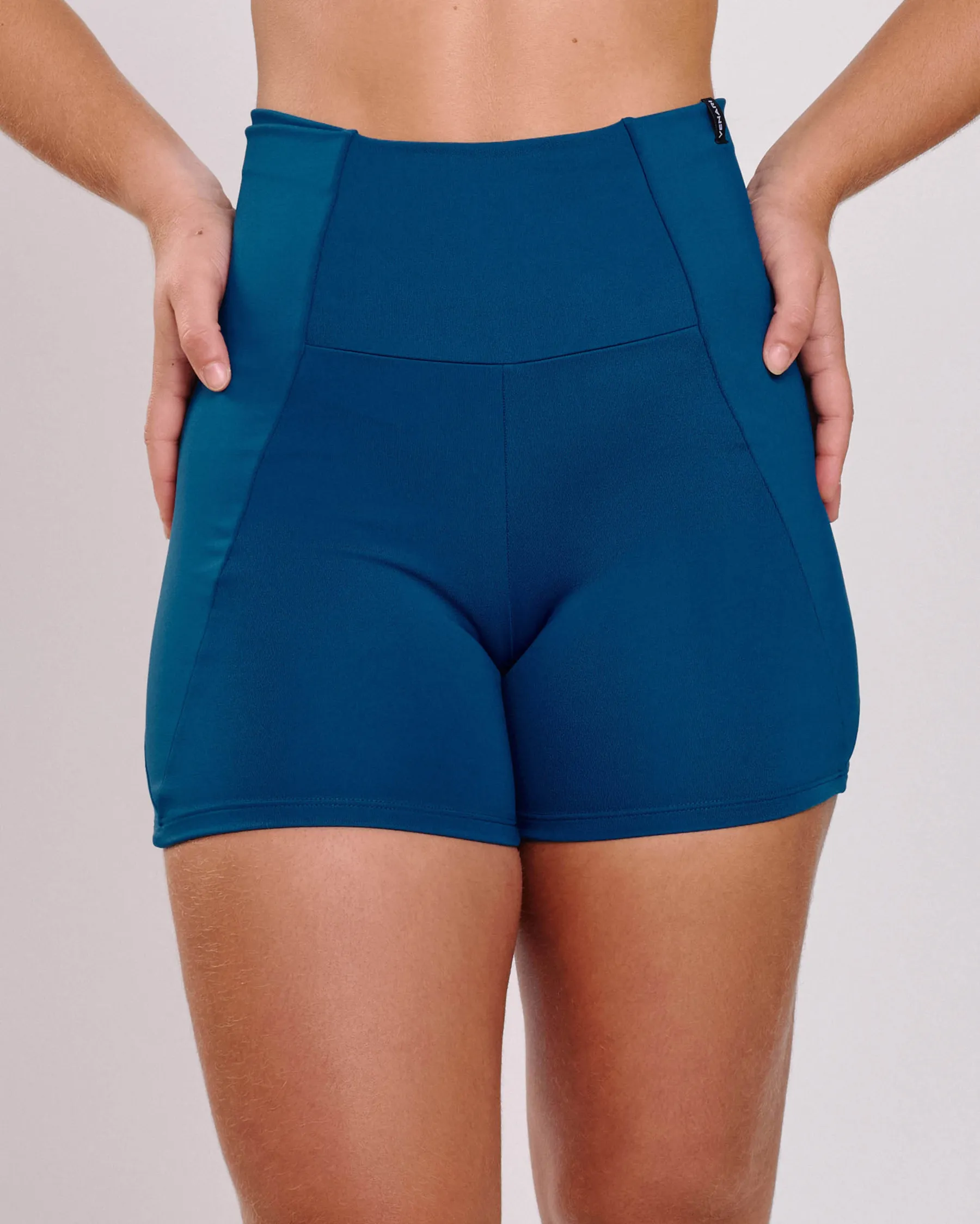 Short Recorte Com Bolso Azul Profundo Ju Mamute