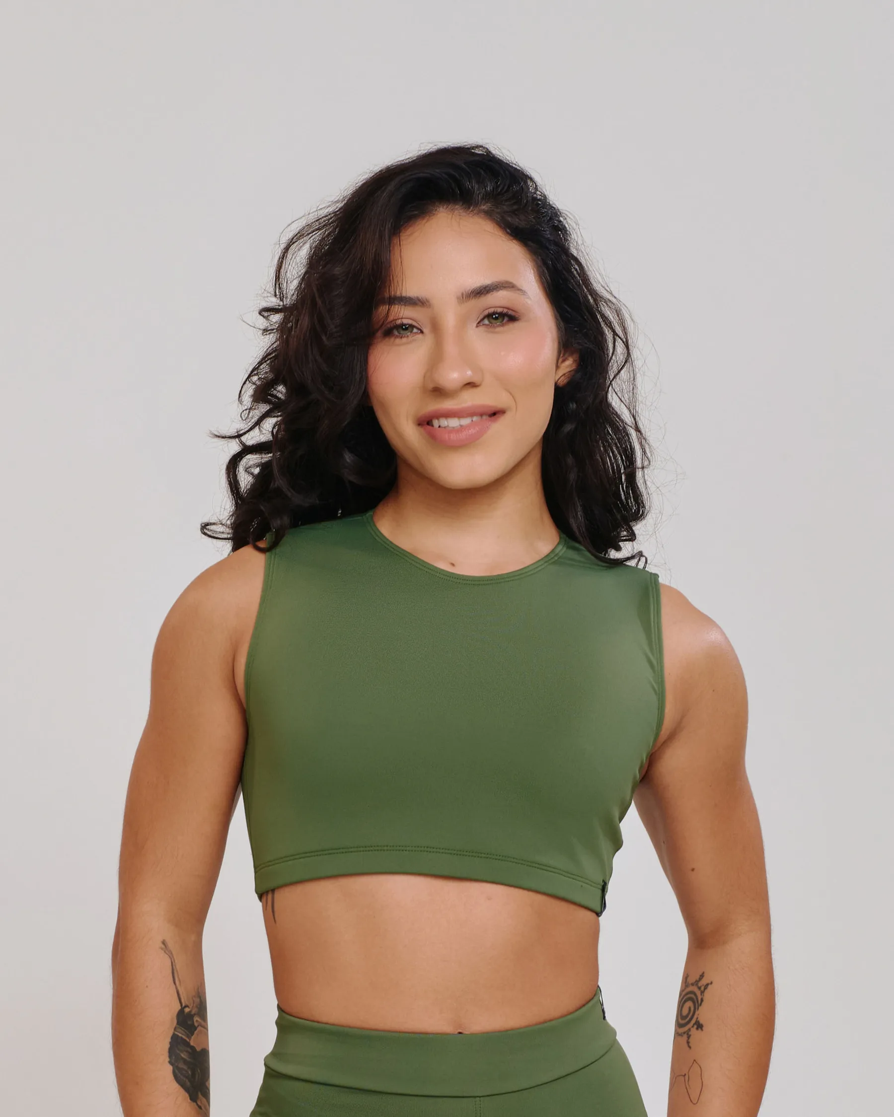 Top Cropped Isa Verde Militar